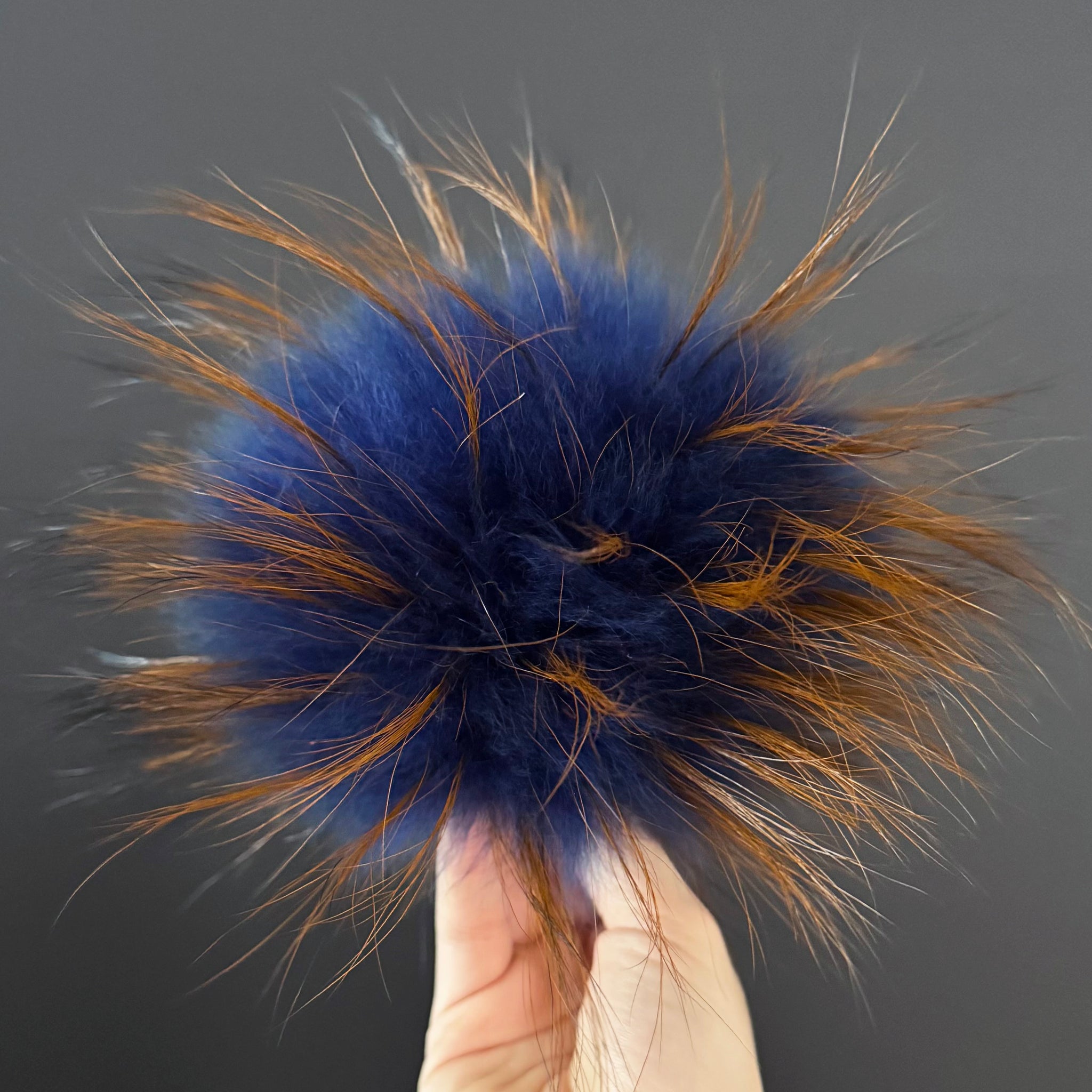 Pompon - bleu/naturel