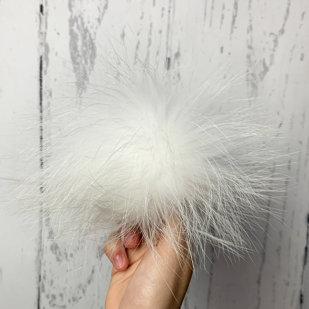 Pompom - White